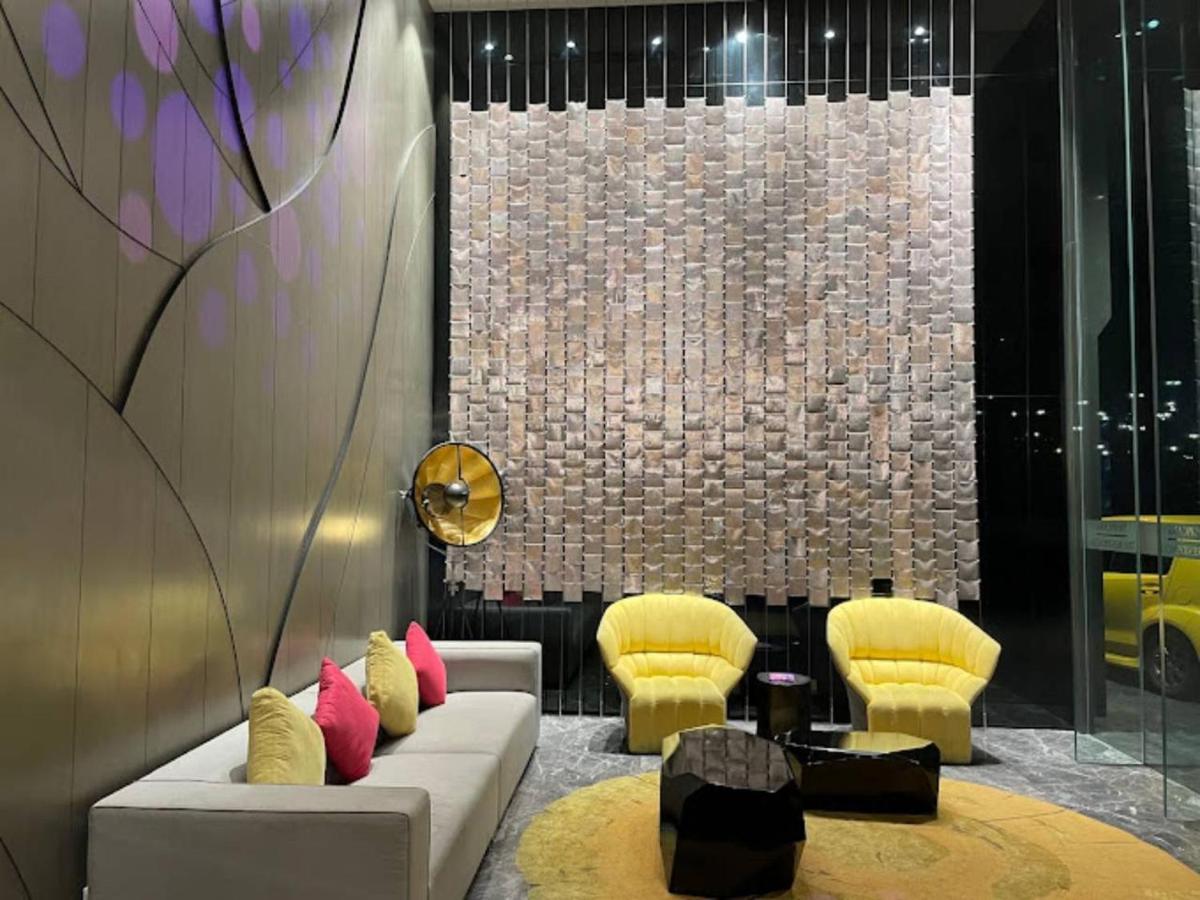 Tropicana The Residence, Klcc By Sky Pool Kuala Lumpur Exterior foto